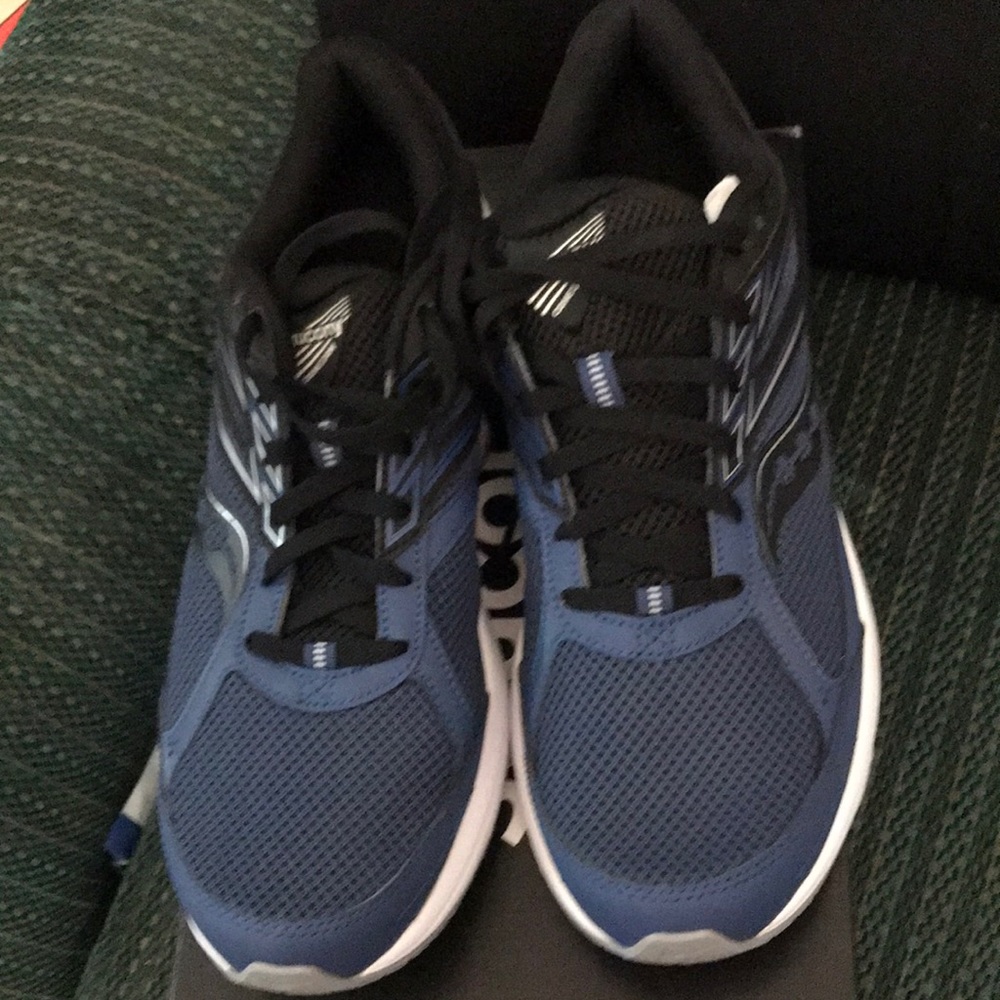 Brand New Men’s Nice Saucony sneakers size 12